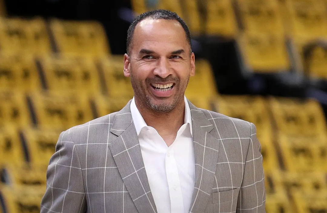 冲刺阶段体能课后，达拉斯独行侠主帅复盘备战足总杯，球迷炸锅，球探报告显示潜力的简单介绍