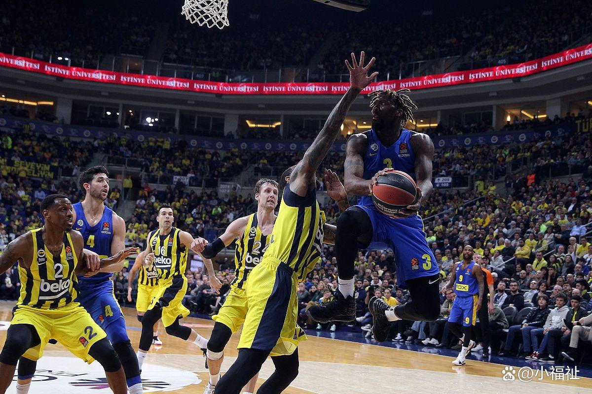 冲刺阶段明尼苏达森林狼调整名单以备NBA季后赛；战术微调环节打磨；球迷炸锅；临场指挥获称赞的简单介绍