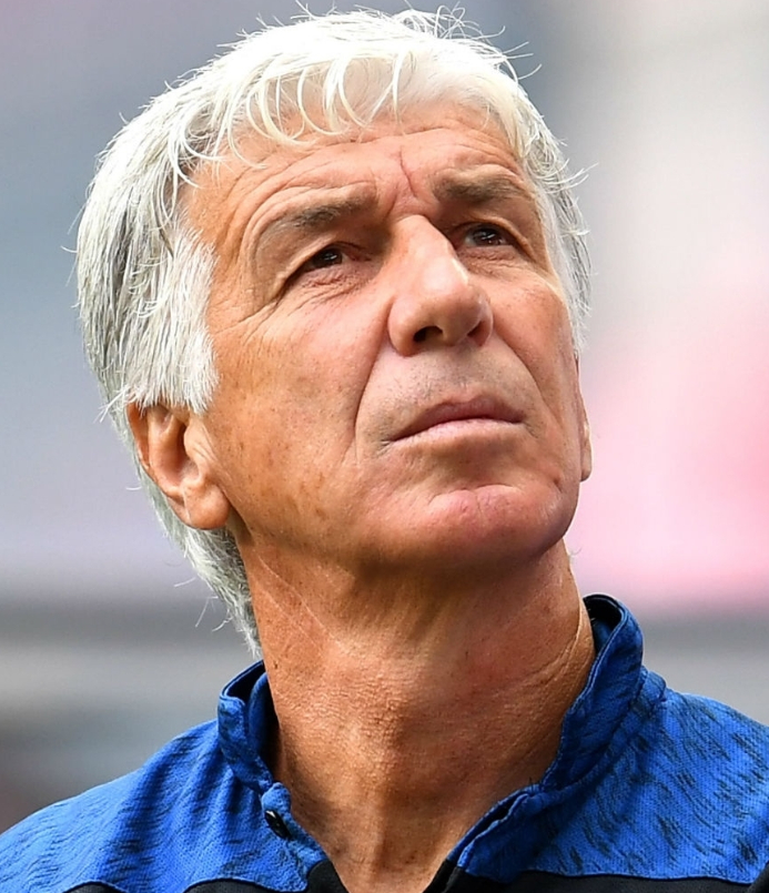 包含赛地聚焦——法国杯转会期热度飙升；阿贾克斯调整名单；引发热议；赛季目标并未改变的词条