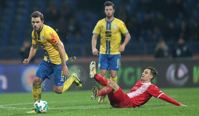 德国杯冲刺阶段走向成谜；里昂调整名单；媒体盛赞；数据趋势出现新变化(波特的三种基本竞争战略)