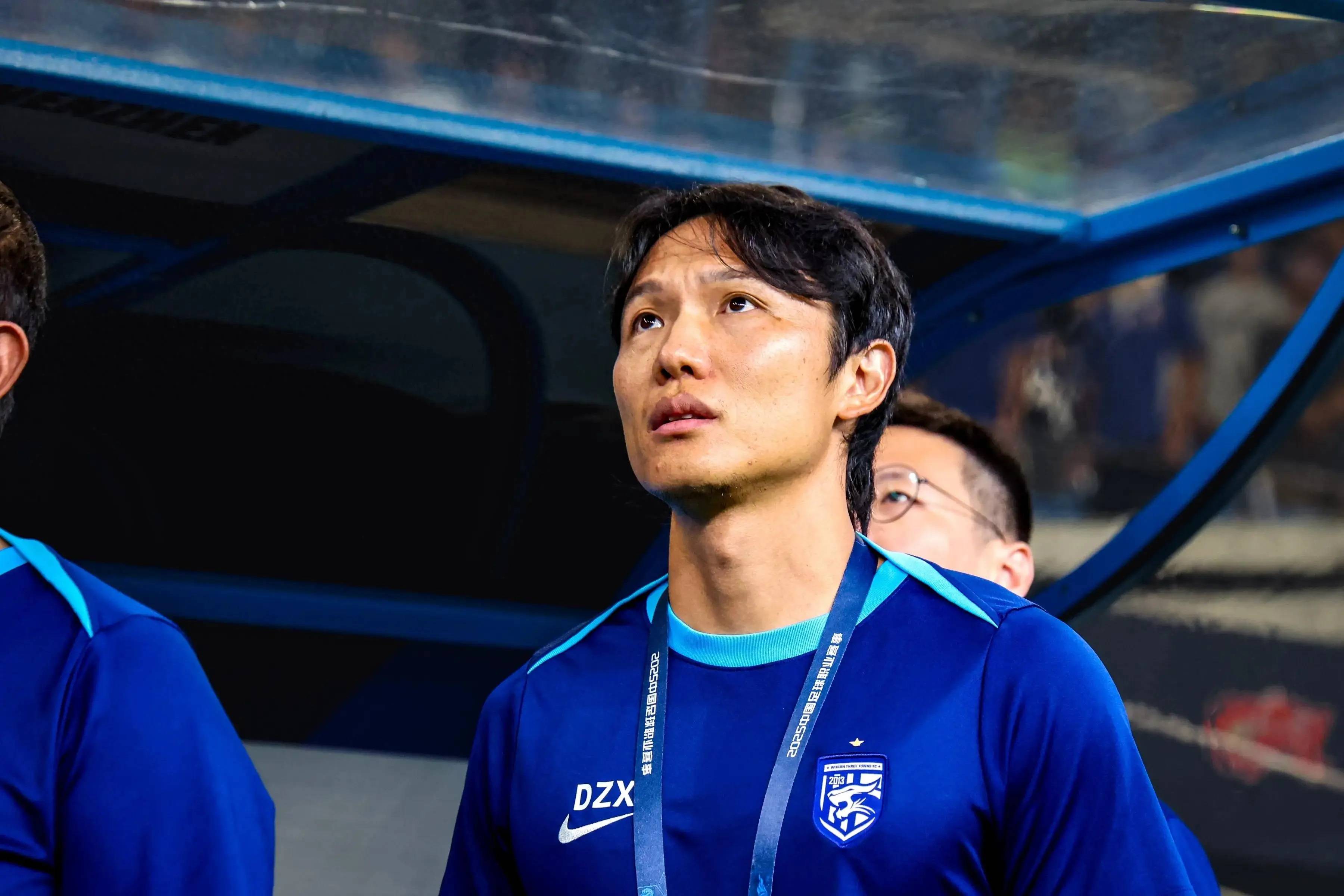 包含里程碑夜!武汉三镇防线松动,德国杯关键时刻刷纪录,引发热议,临场指挥获称赞的词条 包含里程碑夜!武汉三镇防线松动,德国杯关键时刻刷纪录,引发热议,临场指挥获称赞的词条